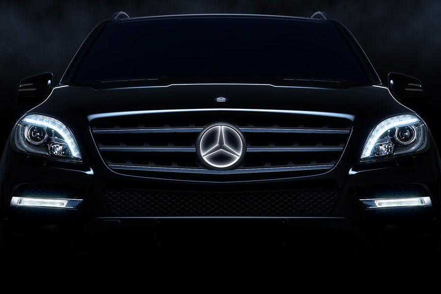 Işıklı Mercedes-Benz Yıldızı